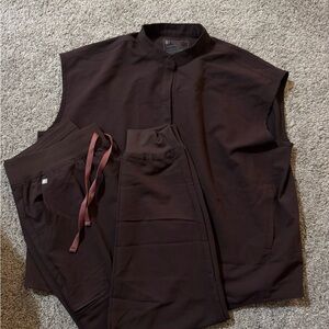 FIGS Dark Brown Scrub Set